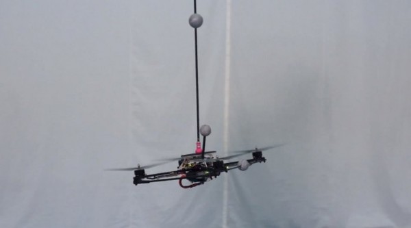 quadricopteres-pendule-inverse