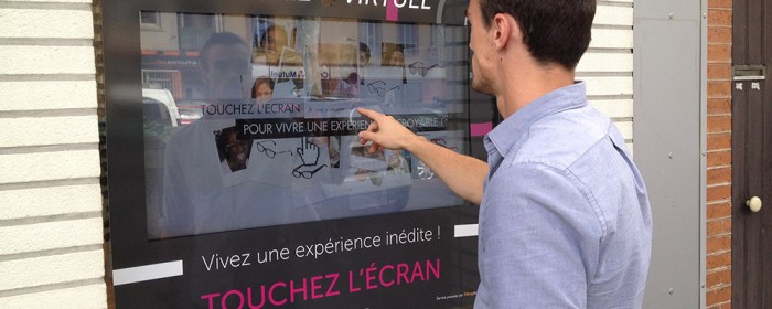 Vitrine-interactive-FittingBox-Courdy-Opticien-Toulouse